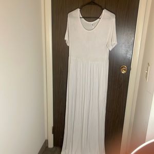 White Maxi dress with pockets